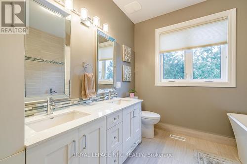 7 Parklane Crescent, St. Catharines (461 - Glendale/Glenridge), ON - Indoor Photo Showing Bathroom