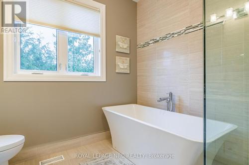 7 Parklane Crescent, St. Catharines (461 - Glendale/Glenridge), ON - Indoor Photo Showing Bathroom