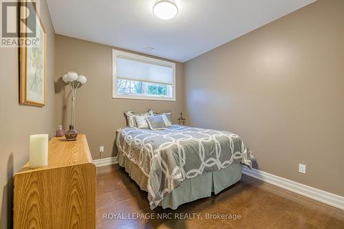 7 Parklane Crescent, St. Catharines (461 - Glendale/Glenridge), ON - Indoor Photo Showing Bedroom