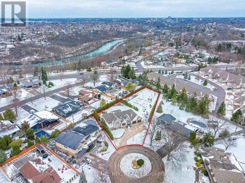 7 Parklane Crescent, St. Catharines (461 - Glendale/Glenridge), ON - Outdoor With View