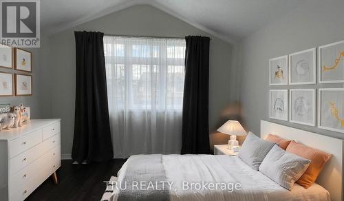 717 Brittanic Road N, Ottawa, ON - Indoor Photo Showing Bedroom