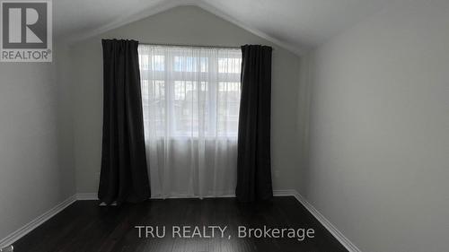 717 Brittanic Road N, Ottawa, ON - Indoor Photo Showing Other Room