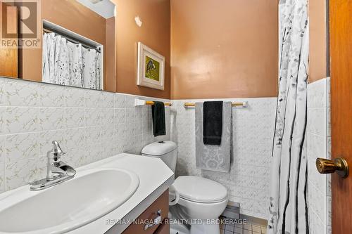 40 Gaspare Drive, Port Colborne (878 - Sugarloaf), ON - Indoor Photo Showing Bathroom