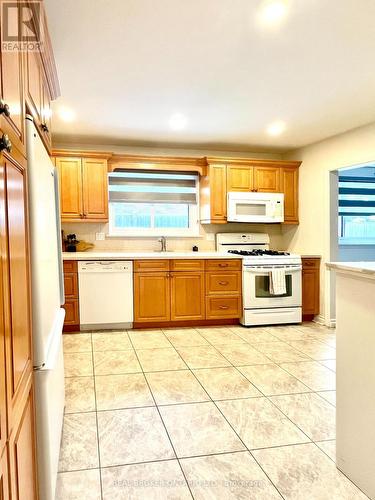 Main - 5285 Woodhaven Court, Burlington, ON - Indoor Photo Showing Kitchen