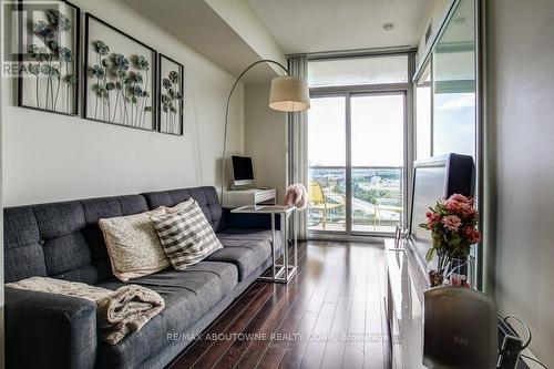 1508 - 105 The Queens Way, Toronto, ON - Indoor Photo Showing Living Room