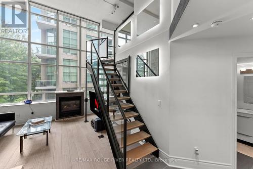 227 - 300 Manitoba Street, Toronto, ON - Indoor Photo Showing Other Room