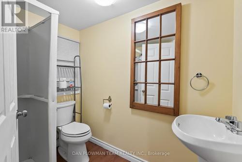 19 Burnett Shore Road, Kawartha Lakes, ON - Indoor Photo Showing Bathroom