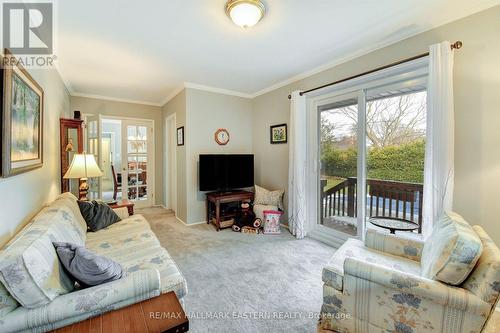 827 Somerville Street, Oshawa (Northglen), ON - Indoor Photo Showing Living Room