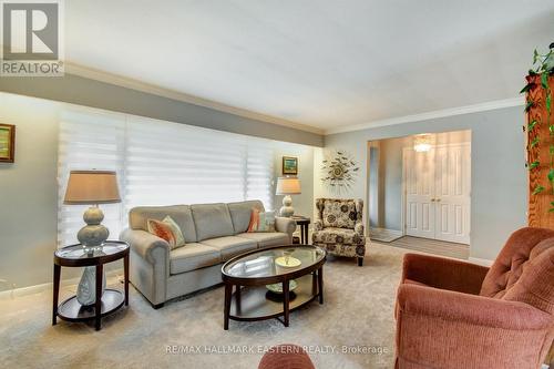 827 Somerville Street, Oshawa (Northglen), ON - Indoor Photo Showing Living Room