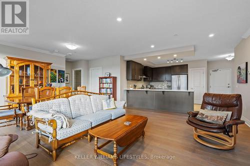 313 - 1200 Commissioners Road W, London, ON - Indoor Photo Showing Living Room