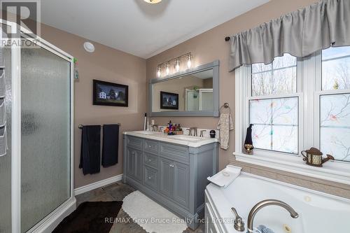 319586 Grey Road 1 Road, Georgian Bluffs, ON - Indoor Photo Showing Bathroom