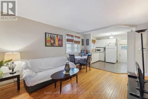 135 Lauder Road, Oshawa (O'Neill), ON - Indoor Photo Showing Living Room