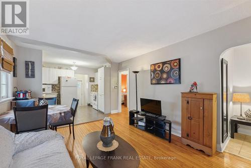 135 Lauder Road, Oshawa (O'Neill), ON - Indoor Photo Showing Living Room