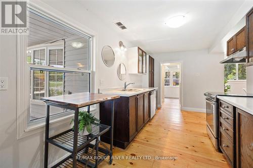 3346 Courtice Road, Clarington (Courtice), ON - Indoor Photo Showing Kitchen