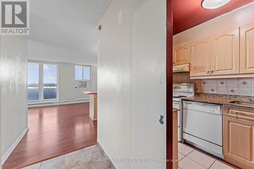 1409 - 2000 Jasmine Crescent, Ottawa, ON - Indoor Photo Showing Kitchen