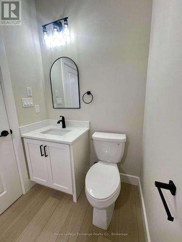 60 Mercedes Cres Crescent W, Kincardine, ON - Indoor Photo Showing Bathroom