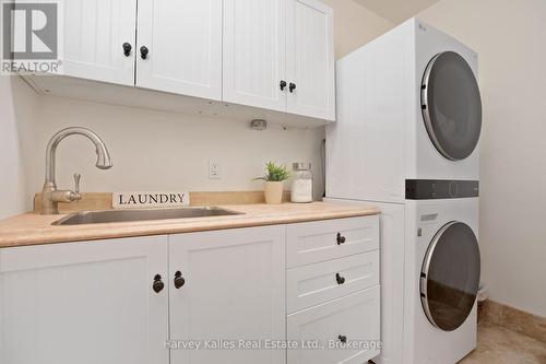 1074 Tally Ho Winter Park Road, Lake Of Bays (Sinclair), ON - Indoor Photo Showing Laundry Room