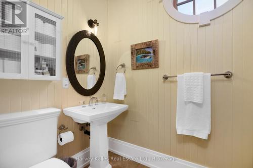 1074 Tally Ho Winter Park Road, Lake Of Bays (Sinclair), ON - Indoor Photo Showing Bathroom