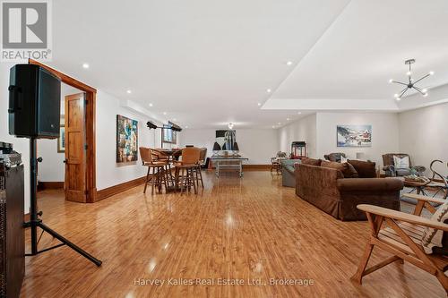 1074 Tally Ho Winter Park Road, Lake Of Bays (Sinclair), ON - Indoor