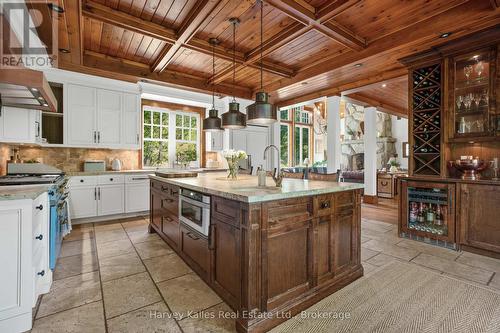 1074 Tally Ho Winter Park Road, Lake Of Bays (Sinclair), ON - Indoor Photo Showing Kitchen