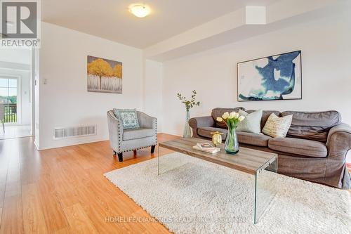 2450 Bromus Path, Oshawa, ON - Indoor Photo Showing Living Room