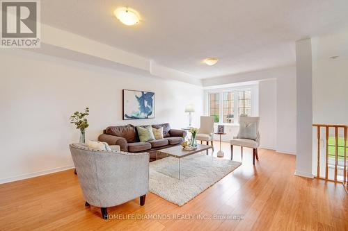 2450 Bromus Path, Oshawa, ON - Indoor Photo Showing Living Room