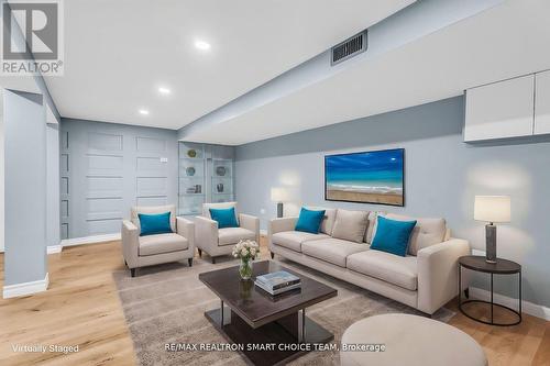 238 Dearborn Avenue, Oshawa, ON - Indoor Photo Showing Living Room