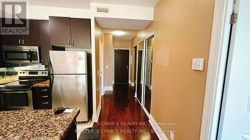 310 - 21 Upper Duke Crescent, Markham, ON - Indoor Photo Showing Kitchen