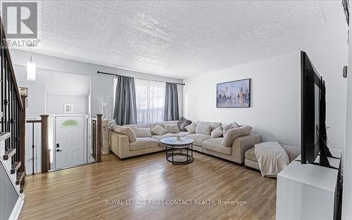 I7 - 63 Ferris Lane, Barrie, ON - Indoor Photo Showing Living Room