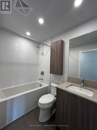 2809 - 4130 Parkside Village Drive, Mississauga, ON - Indoor Photo Showing Bathroom