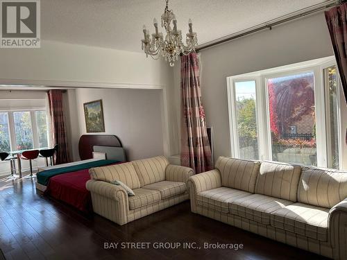 448 Elgin Mills Road W, Richmond Hill, ON - Indoor Photo Showing Living Room