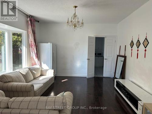 448 Elgin Mills Road W, Richmond Hill, ON - Indoor Photo Showing Living Room