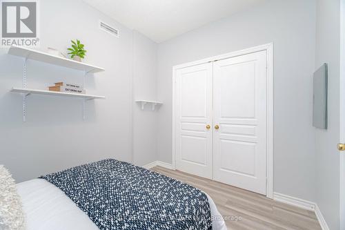 909 - 1 Belvedere Court, Brampton, ON - Indoor Photo Showing Bedroom