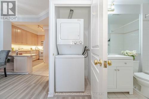 909 - 1 Belvedere Court, Brampton, ON - Indoor Photo Showing Laundry Room