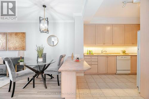 909 - 1 Belvedere Court, Brampton, ON - Indoor Photo Showing Dining Room