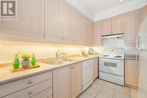 909 - 1 Belvedere Court, Brampton, ON - Indoor Photo Showing Kitchen With Double Sink