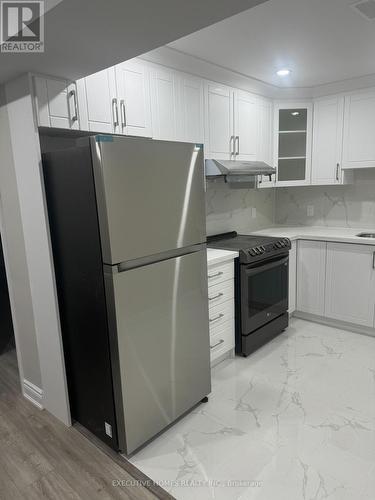 3 Spinland Street, Caledon, ON - Indoor Photo Showing Kitchen