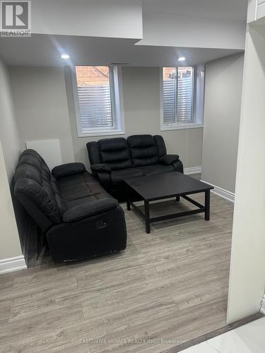 3 Spinland Street, Caledon, ON - Indoor Photo Showing Living Room