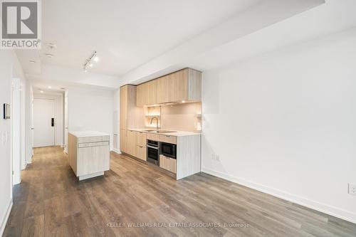 307 - 28 Ann Street, Mississauga, ON - Indoor Photo Showing Kitchen