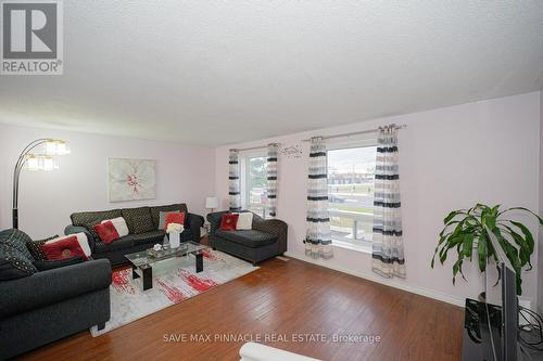 66 - 1563 Albion Road, Toronto, ON - Indoor Photo Showing Living Room