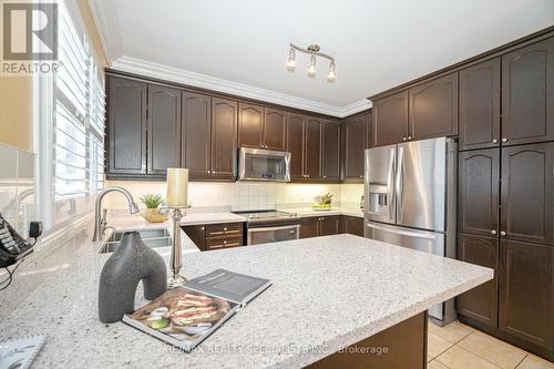 37 Everingham Circle, Brampton, ON - Indoor Photo Showing Kitchen With Stainless Steel Kitchen With Double Sink With Upgraded Kitchen