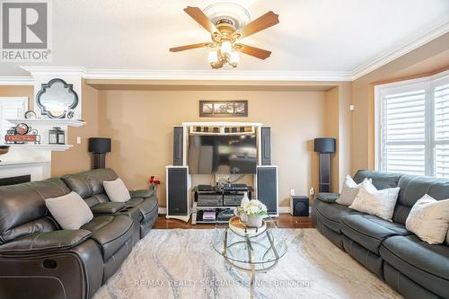 37 Everingham Circle, Brampton, ON - Indoor Photo Showing Living Room