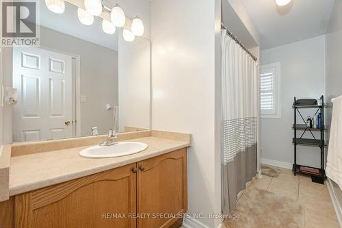 37 Everingham Circle, Brampton, ON - Indoor Photo Showing Bathroom