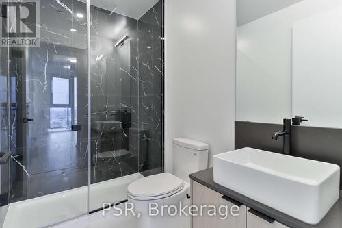 2311 - 10 Graphophone Grove, Toronto, ON - Indoor Photo Showing Bathroom