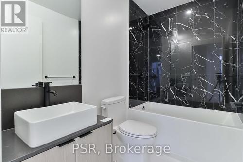 2311 - 10 Graphophone Grove, Toronto, ON - Indoor Photo Showing Bathroom