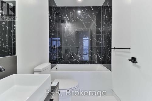 2311 - 10 Graphophone Grove, Toronto, ON - Indoor Photo Showing Bathroom