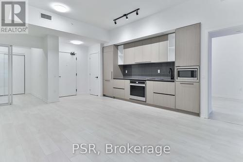 505 - 10 Graphophone Grove, Toronto, ON - Indoor Photo Showing Kitchen