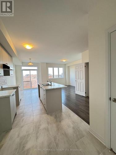 212 Port Crescent, Welland, ON - Indoor Photo Showing Kitchen