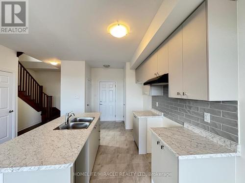 212 Port Crescent, Welland, ON - Indoor Photo Showing Kitchen With Double Sink