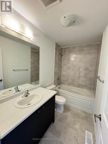 212 Port Crescent, Welland, ON - Indoor Photo Showing Bathroom